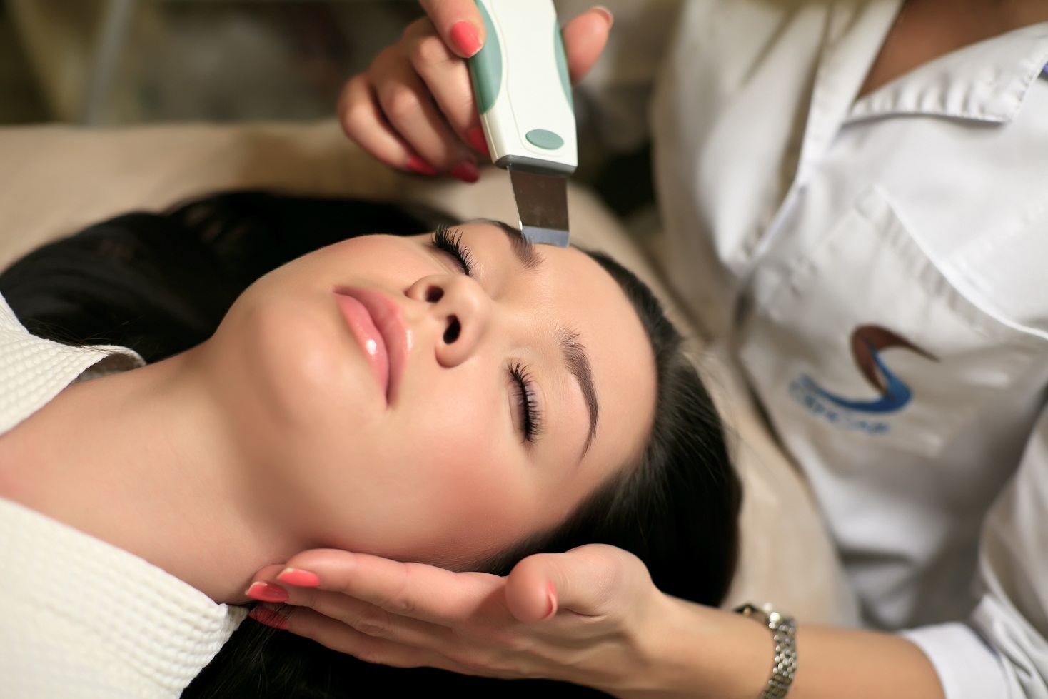 Ультразвуковая терапия для кожи лица