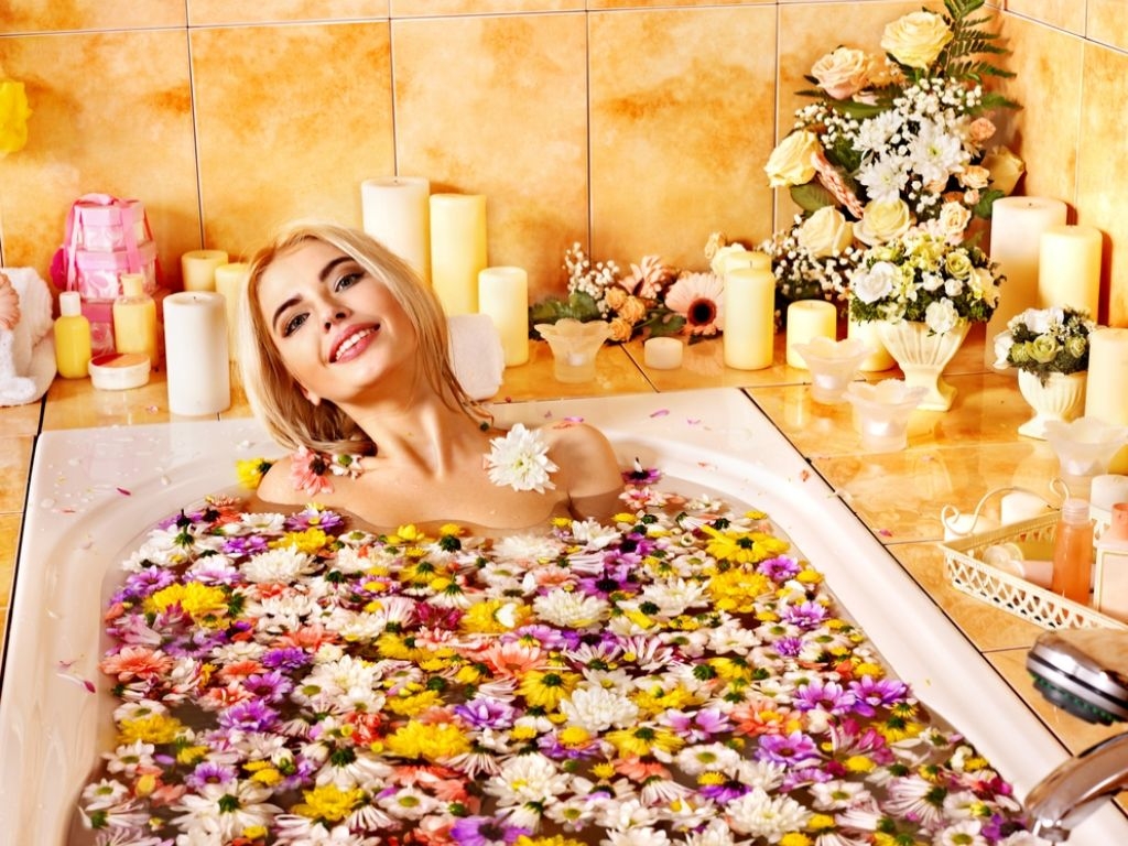 Как приготовить ванну, которая поможет справиться со стрессом