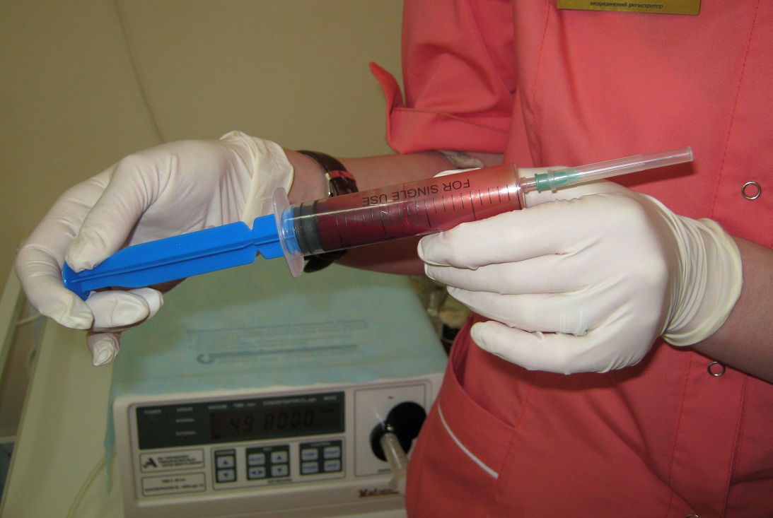 Донор антибиотик. Малая аутогемотерапия с озоном. Шприц для взятия крови из вены большой. Аутогемотерапия показания схема.